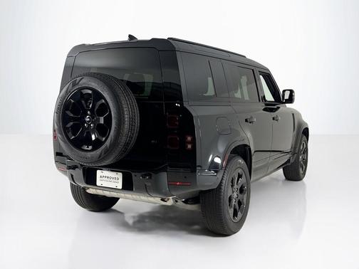 2025 Land Rover Defender P400 X-Dynamic SE