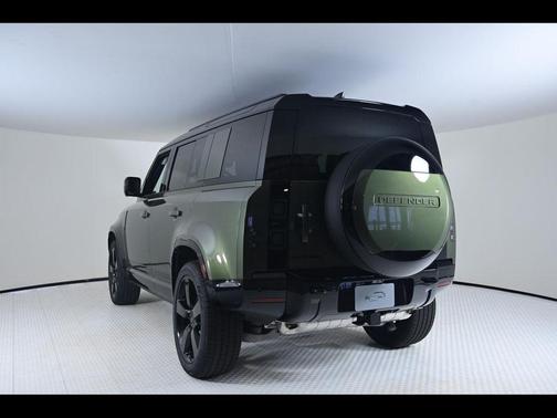 2026 Land Rover Defender 110 X-Dynamic SE
