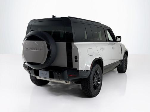 2026 Land Rover Defender P400 X-Dynamic SE