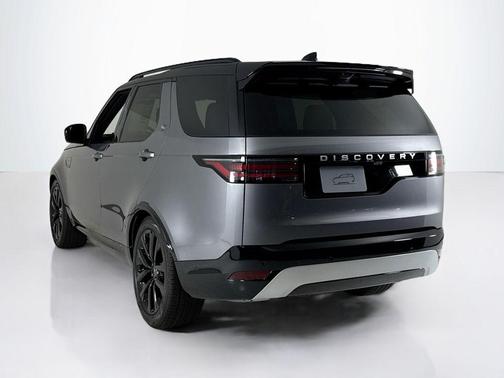 2026 Land Rover Discovery Tempest Edition