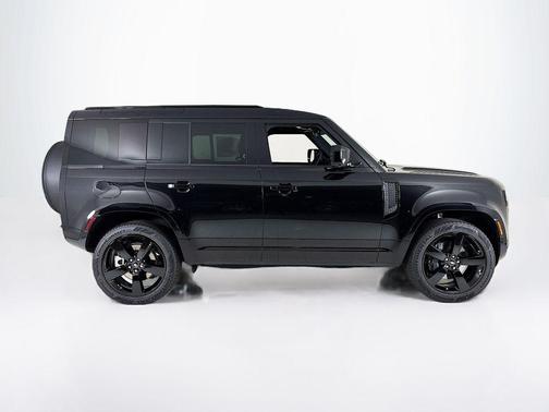 2025 Land Rover Defender P400 X-Dynamic SE