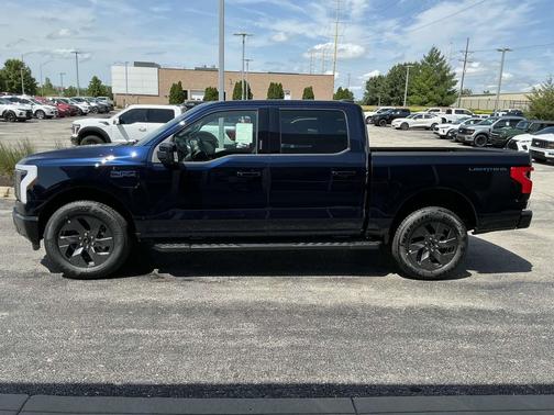 2025 Ford F-150 Lightning LARIAT