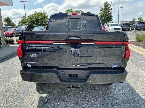 2025 Ford F-150 Lightning LARIAT