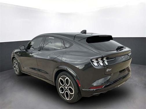2021 Ford Mustang Mach-E GT