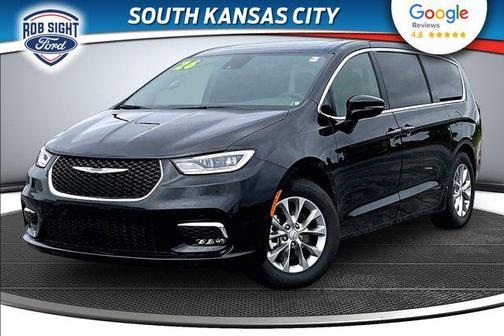 Diamond Black Crystal Pearlcoat 2026 Chrysler Pacifica Limited