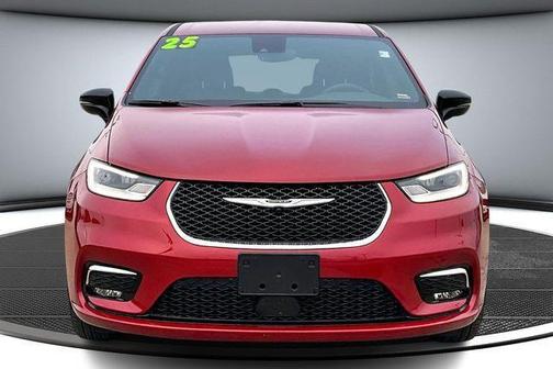 2025 Chrysler Pacifica L