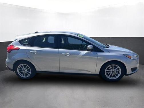 Ingot Silver 2015 Ford Focus SE
