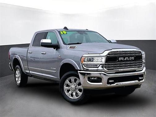 2019 RAM 2500 Limited Crew Cab 4x4 6'4' Box