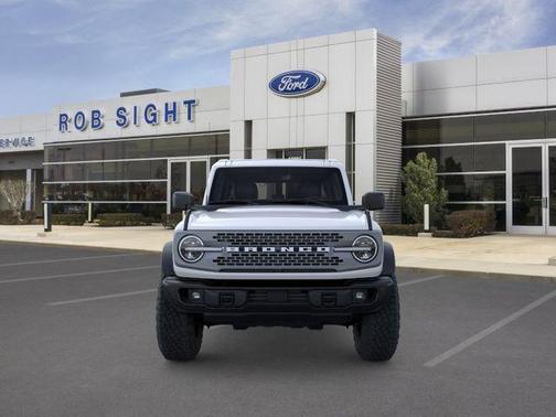 Oxford White 2026 Ford Bronco Badlands
