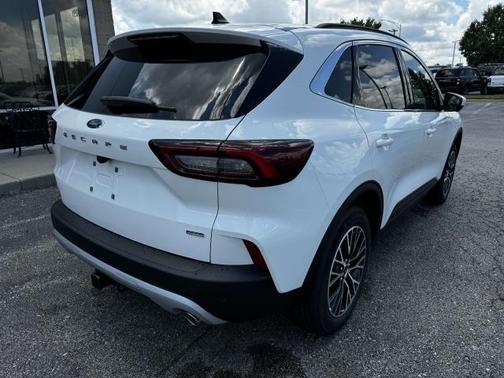 2025 Ford Escape PHEV SE