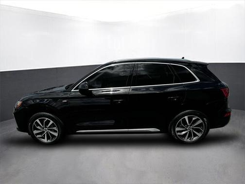 2022 Audi Q5 45 S line Premium