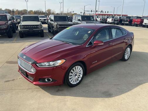 2016 Ford Fusion Hybrid SE