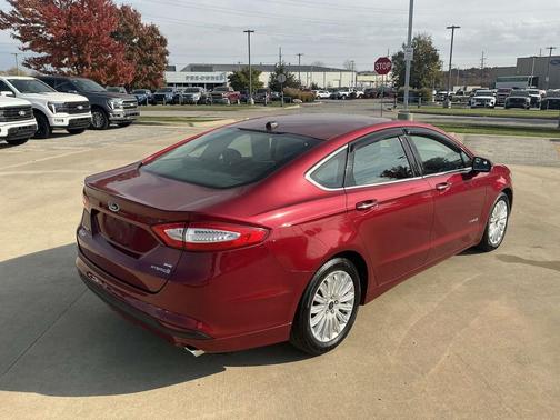 2016 Ford Fusion Hybrid SE