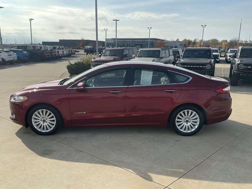 2016 Ford Fusion Hybrid SE
