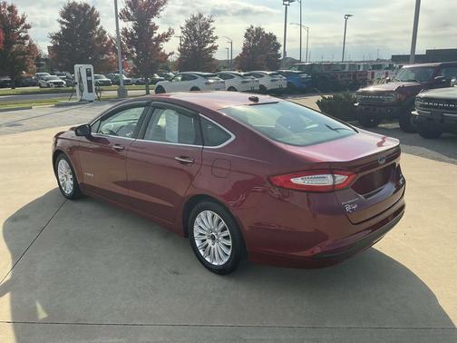 2016 Ford Fusion Hybrid SE