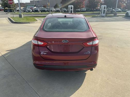 2016 Ford Fusion Hybrid SE