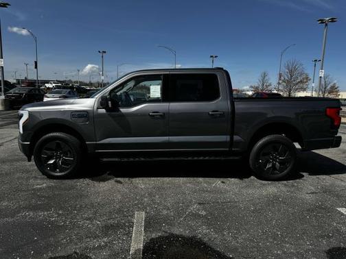 2025 Ford F-150 Lightning Flash