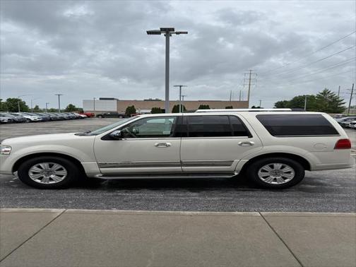 2007 Lincoln Navigator Base