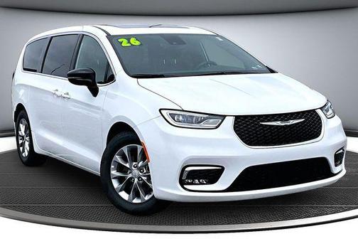 Bright White Clearcoat 2026 Chrysler Pacifica Limited
