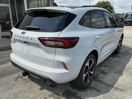2025 Ford Escape ST-Line Elite