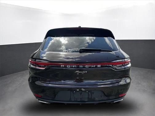 2021 Porsche Macan Base