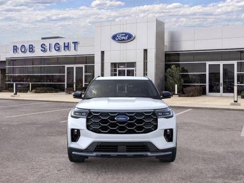 Star White Metallic Tri-Coat 2026 Ford Explorer Platinum
