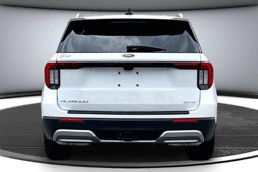 Star White Metallic Tri-Coat 2026 Ford Explorer Platinum