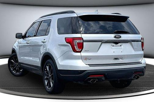 Ingot Silver 2018 Ford Explorer XLT
