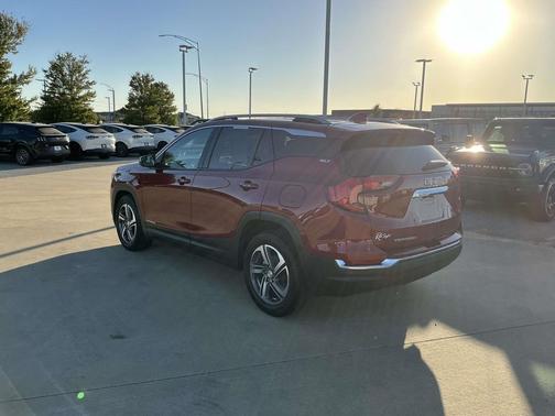 2021 GMC Terrain SLT
