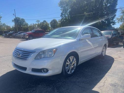 2010 Toyota Avalon XLS