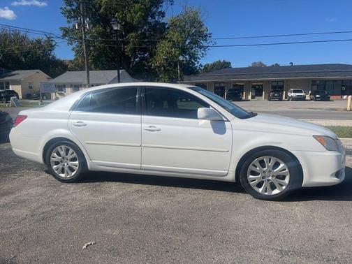 2010 Toyota Avalon XLS