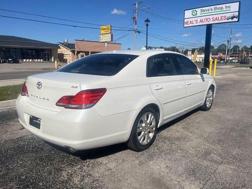 2010 Toyota Avalon XLS