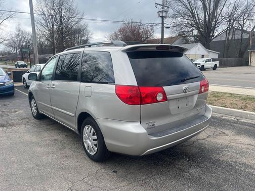 2006 Toyota Sienna LE