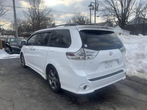 2014 Toyota Sienna SE