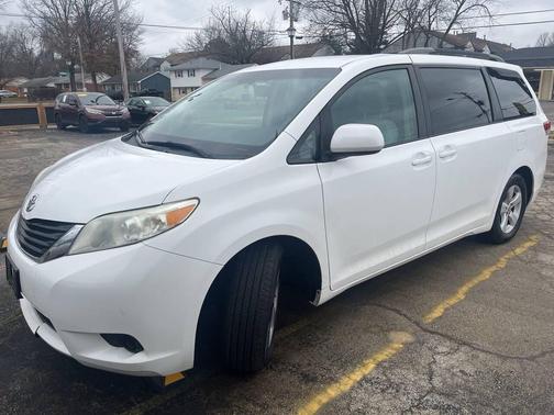 2011 Toyota Sienna LE