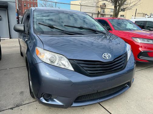 2016 Toyota Sienna L