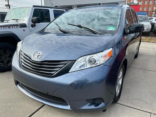 2016 Toyota Sienna L