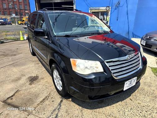 2010 Chrysler Town & Country Touring