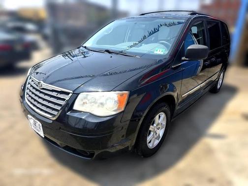 2010 Chrysler Town & Country Touring