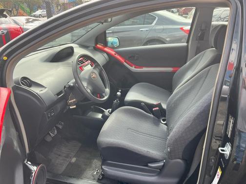 2010 Toyota Yaris Base