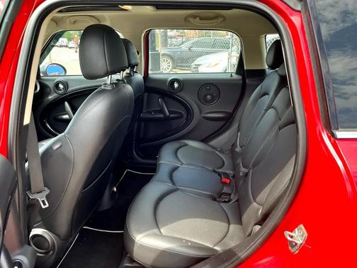 2012 MINI Cooper Countryman Base