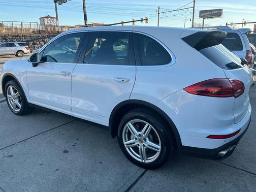 2015 Porsche Cayenne Cayenne