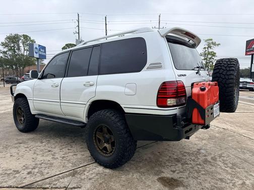 2004 Lexus LX 470 Base