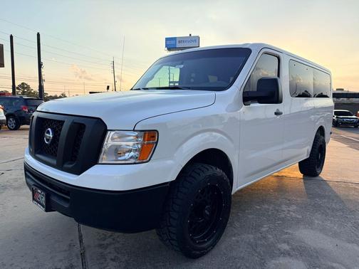 2018 Nissan NV Passenger NV3500 HD S V6