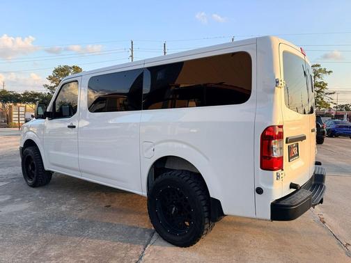 2018 Nissan NV Passenger NV3500 HD S V6