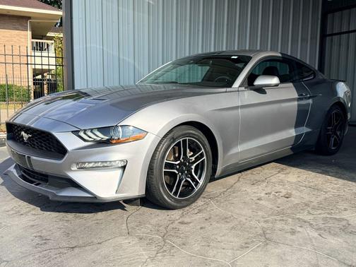 2021 Ford Mustang EcoBoost