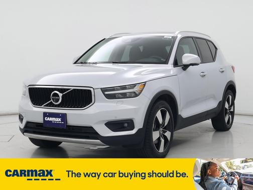 2020 Volvo XC40 T5 Momentum
