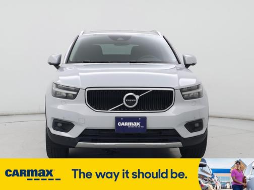 2020 Volvo XC40 T5 Momentum