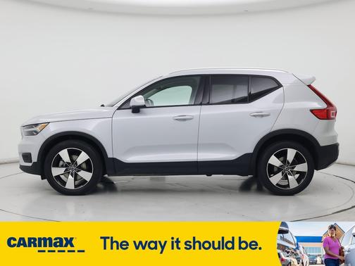 2020 Volvo XC40 T5 Momentum