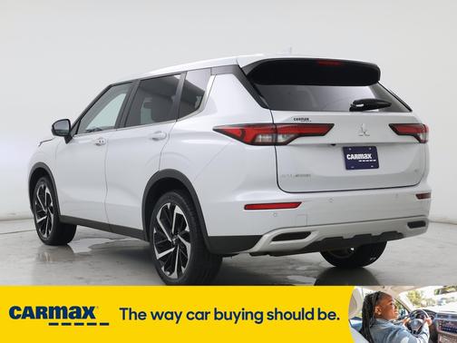 2023 Mitsubishi Outlander SE